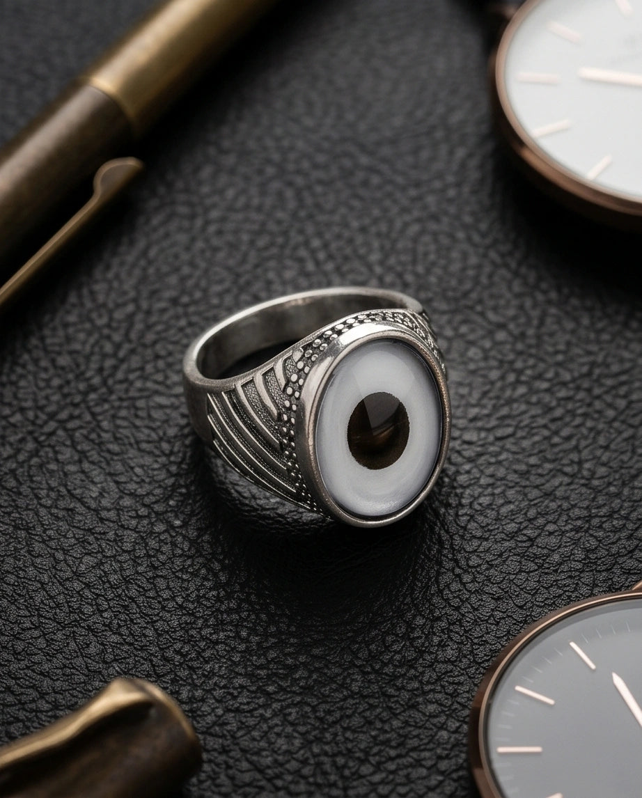 Vintage Sterling Silver Silver-Gray Wolf's Eye Statement Ring