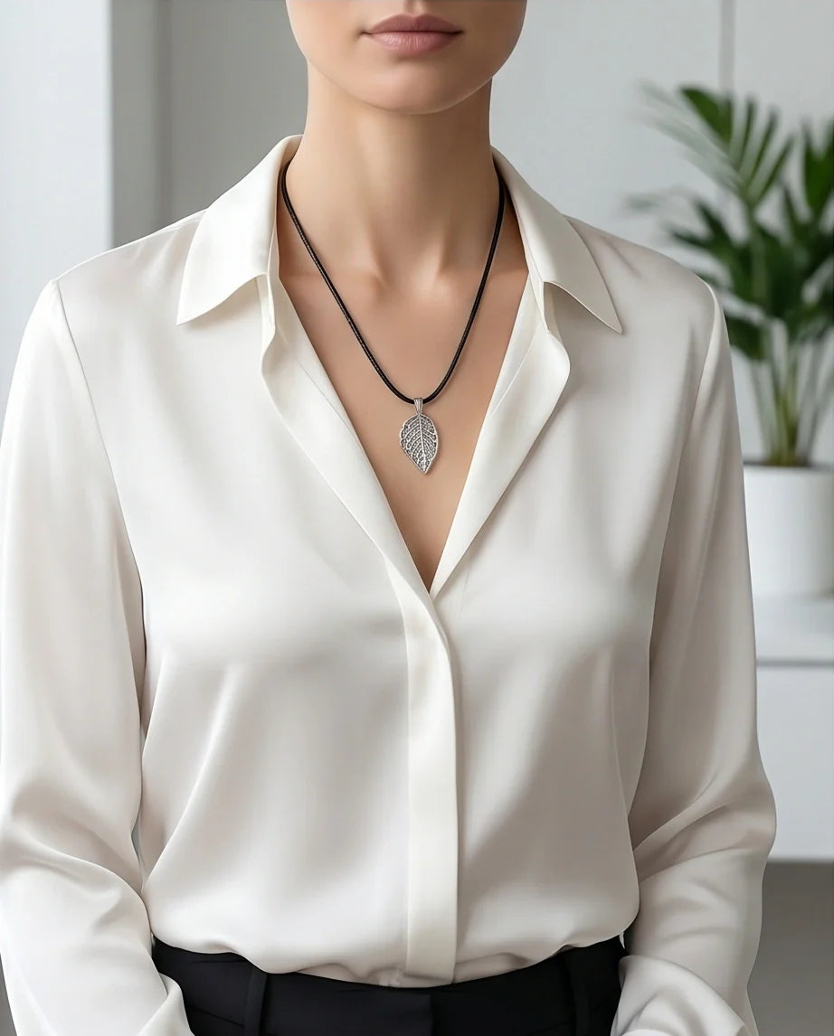Silver Retro Textured Leaf Necklace