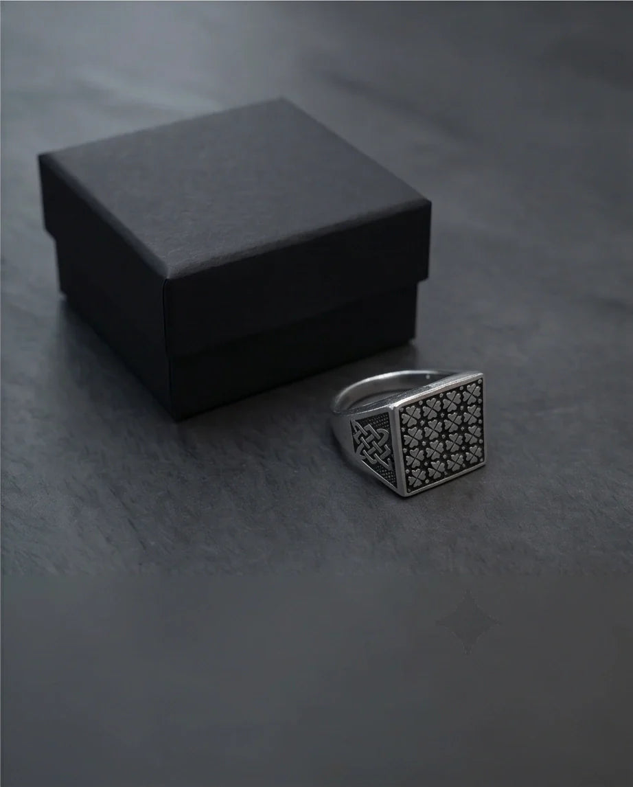 Vintage Sterling Silver Celtic Clover Signet Ring