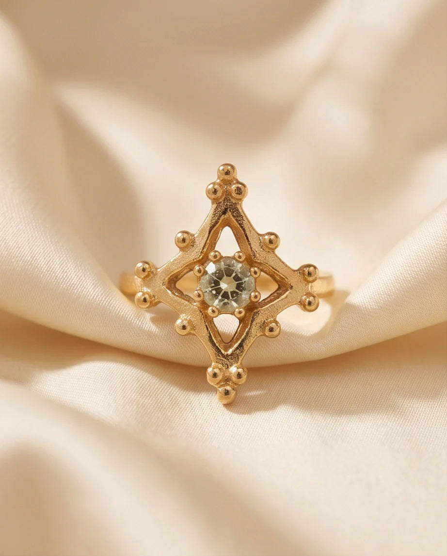 Vintage Gold Geometric Lattice Solitaire Ring