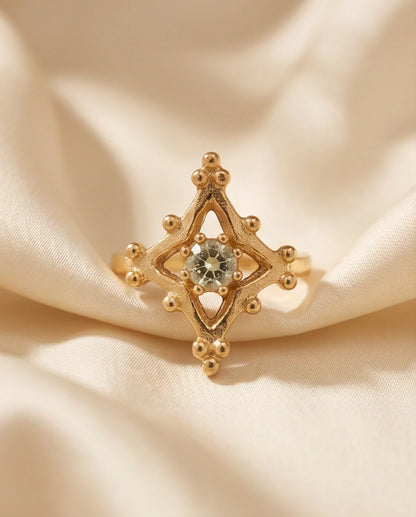 Vintage Gold Geometric Lattice Solitaire Ring