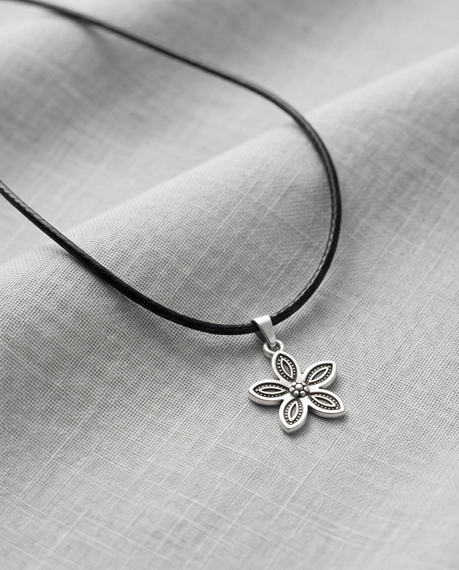 Silver Delicate Five-Petal Flower Necklace