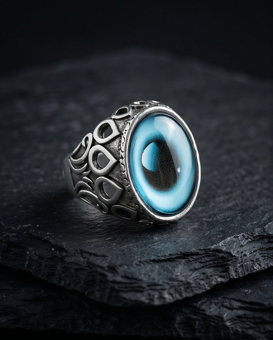 Vintage Sterling Silver Gothic Oceanic Cat's Eye Ring