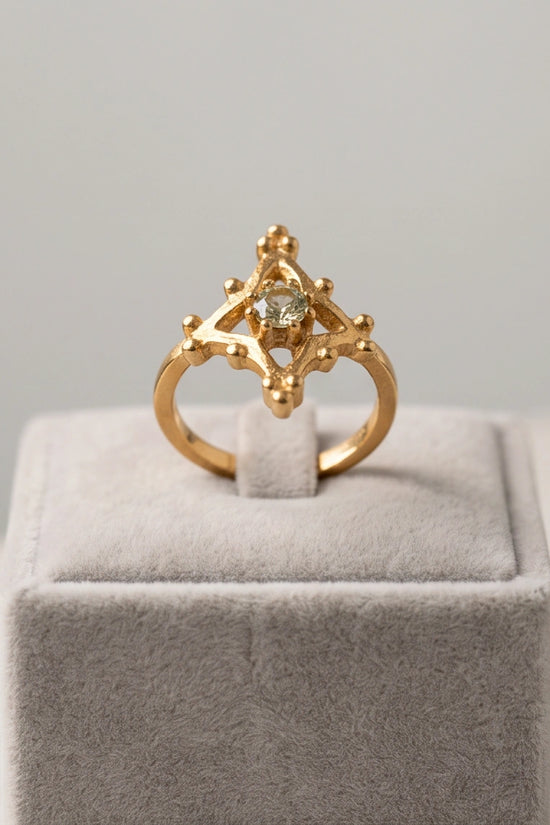 Vintage Gold Geometric Lattice Solitaire Ring