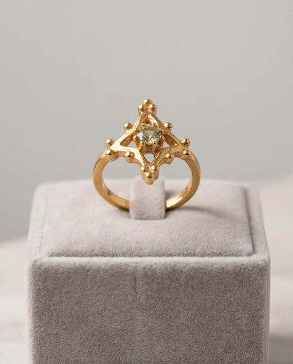 Vintage Gold Geometric Lattice Solitaire Ring