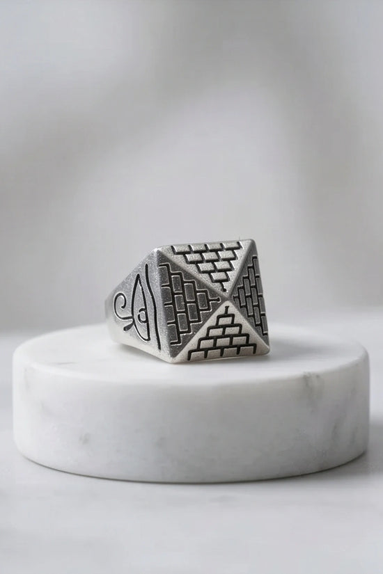 Vintage Sterling Silver Egyptian Pyramid Eye of Horus Ring