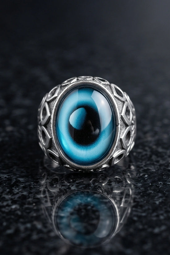 Vintage Sterling Silver Gothic Oceanic Cat's Eye Ring