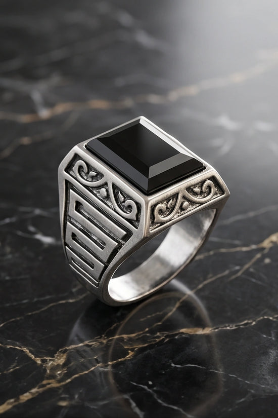 Imperial Onyx Horizon Signet Ring