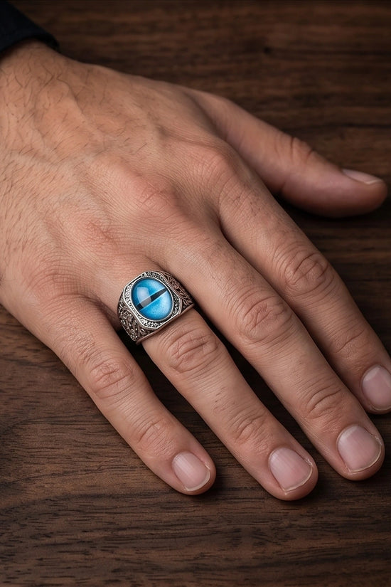 Vintage Sterling Silver Celtic Blue Eagle's Eye Ring