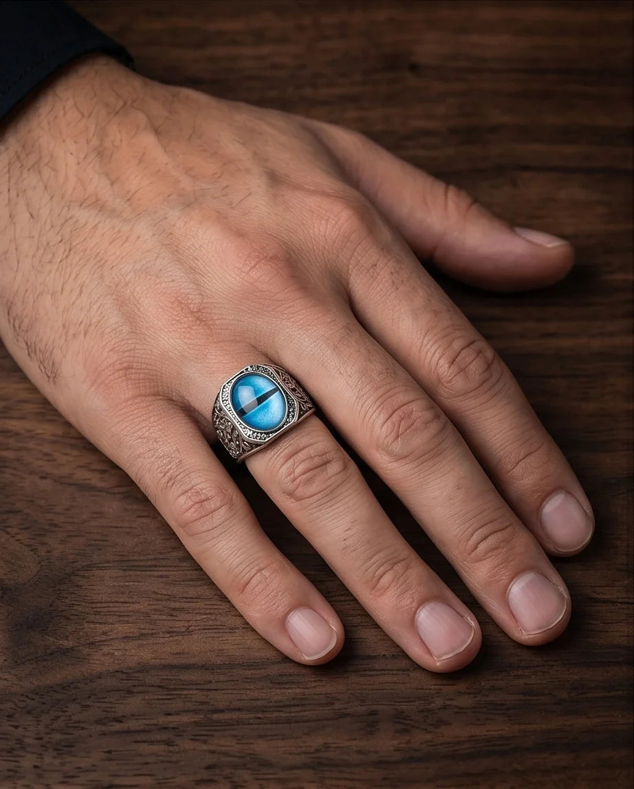 Vintage Sterling Silver Celtic Blue Eagle's Eye Ring