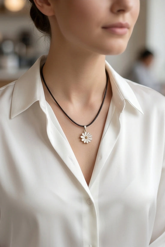 Gold and White Textured Daisy Necklace