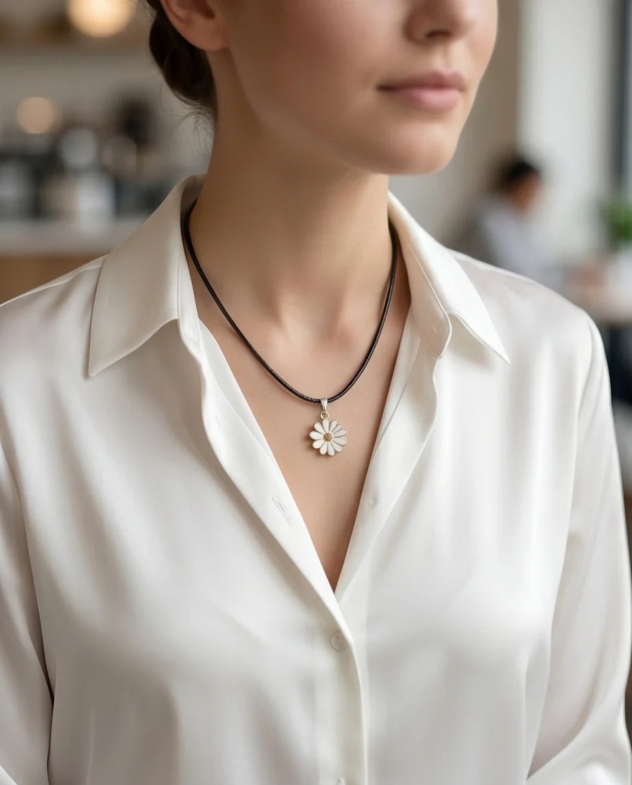 Gold and White Textured Daisy Necklace