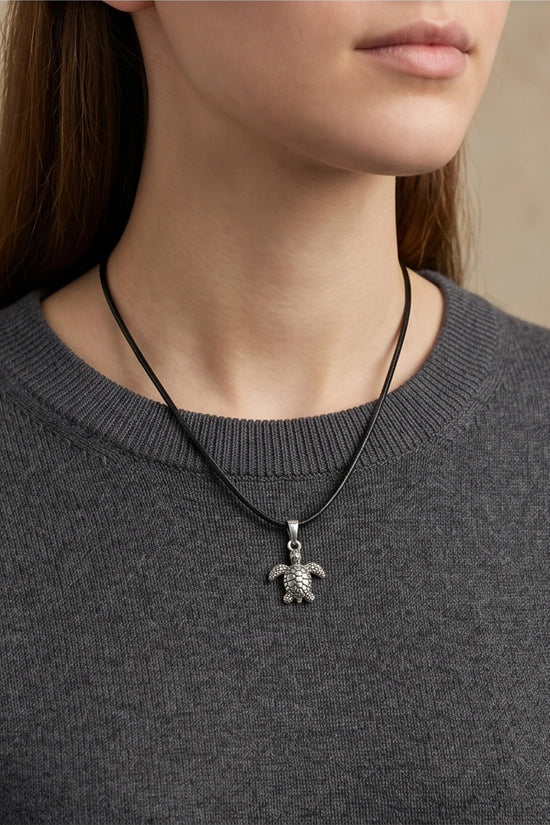 Silver Detailed Sea Turtle Necklace