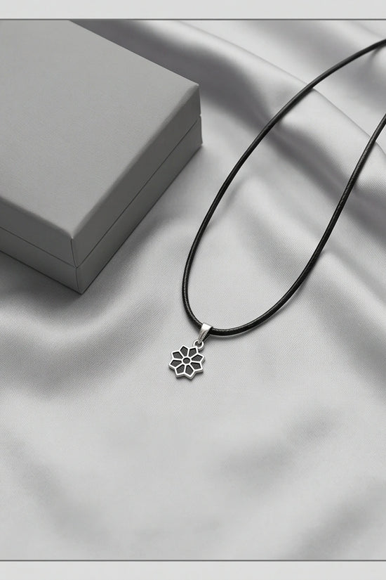 Silver Geometric Eight-Point Star Necklace