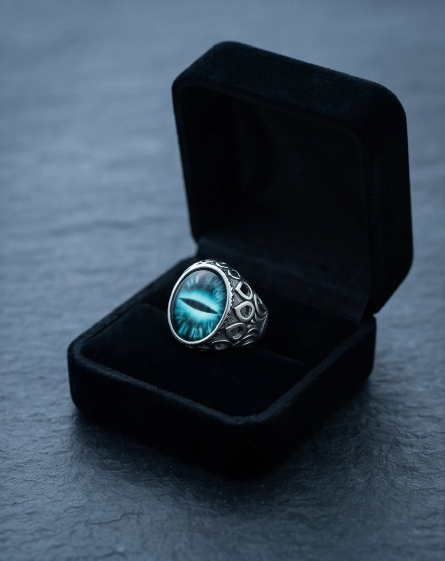 Vintage Sterling Silver Gothic Deep Teal Dragon's Eye Ring