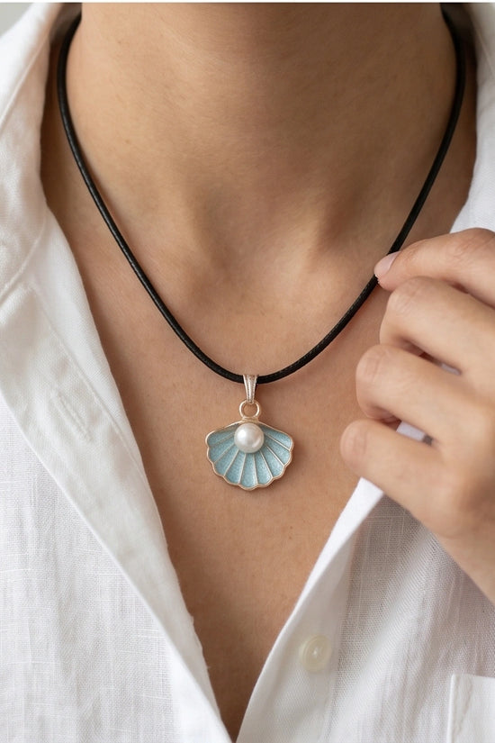 Gold and Turquoise Seashell Pearl Necklace
