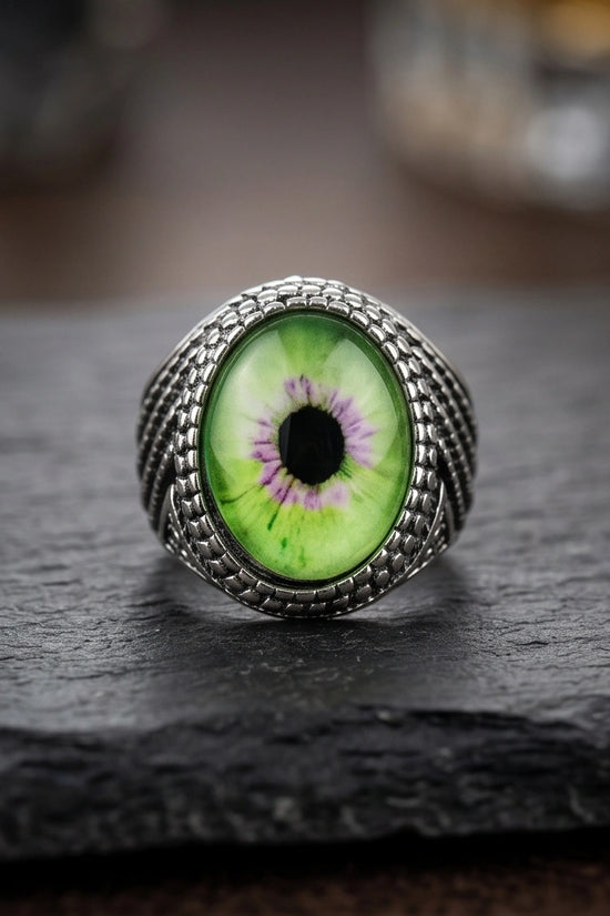 Vintage Sterling Silver Mythic Violet-Green Eye Ring