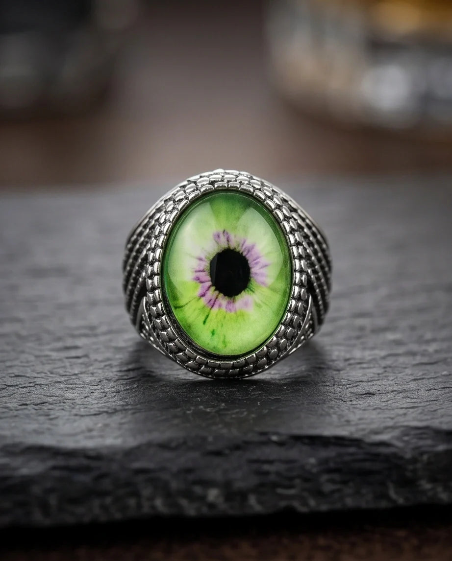 Vintage Sterling Silver Mythic Violet-Green Eye Ring