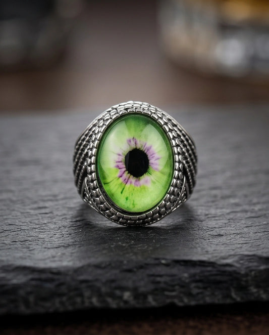 Vintage Sterling Silver Mythic Violet-Green Eye Ring