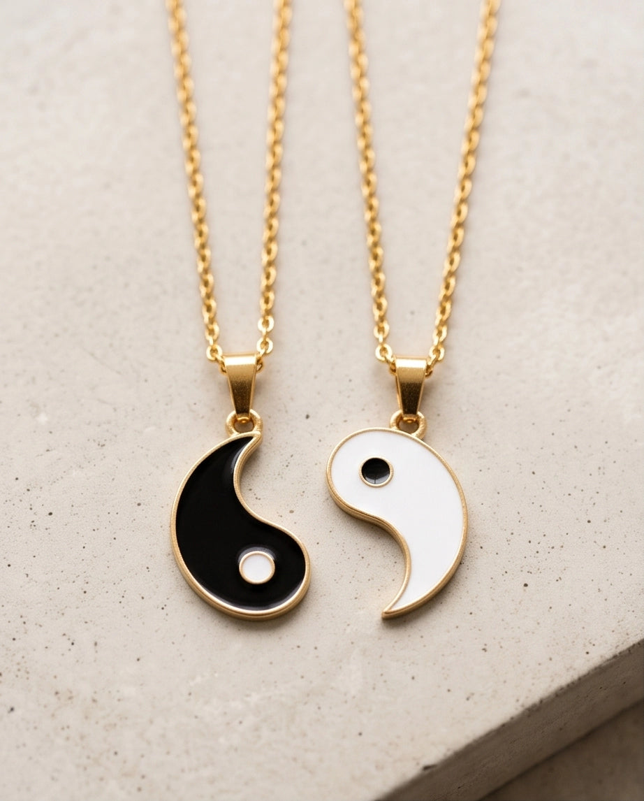 Silver Yin Yang Couple Enamel Pendant Necklace Set