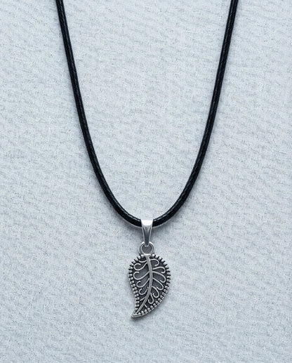Silver Filigree Leaf Pendant Necklace