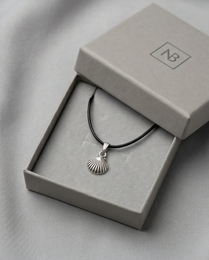 Silver Retro Seashell Pendant Necklace