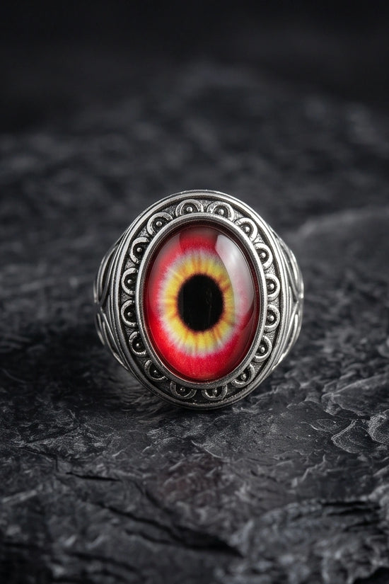 Vintage Sterling Silver Fiery Crimson Dragon's Eye Ring