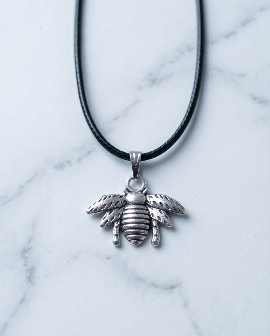 Silver Retro Bumblebee Pendant Necklace