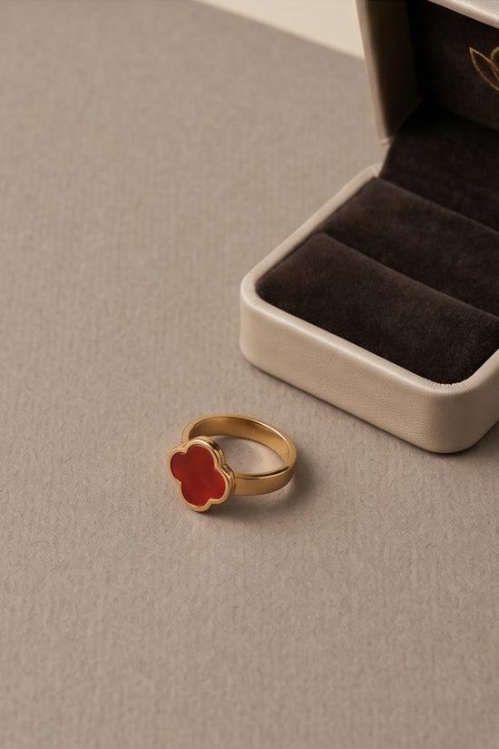 Golden Carnelian Clover Minimalist Ring
