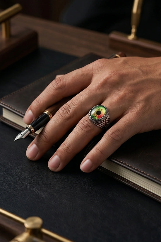 Vintage Sterling Silver Gothic Crimson-Green Beast Eye Ring