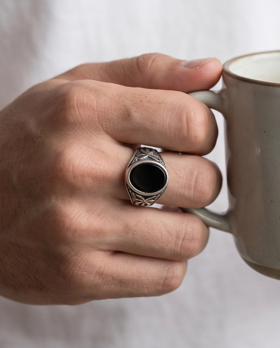 Onyx-Style Oval Cabochon Palm Tree Motif Silver Ring