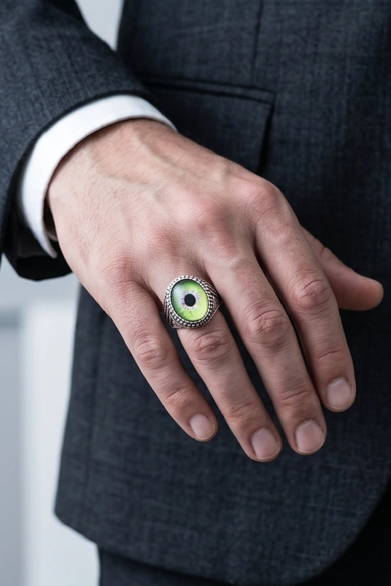 Vintage Sterling Silver Mythic Violet-Green Eye Ring