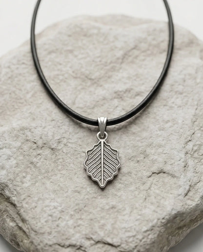 Silver Retro Wavy Leaf Necklace