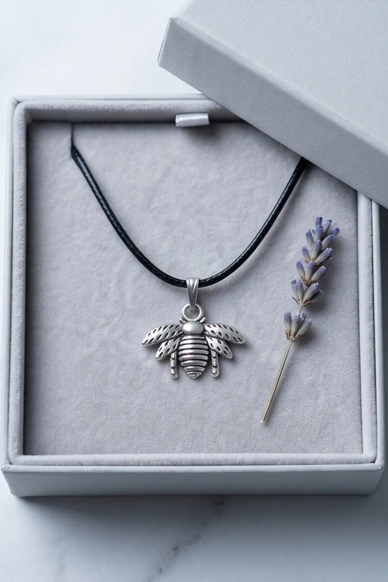 Silver Retro Bumblebee Pendant Necklace