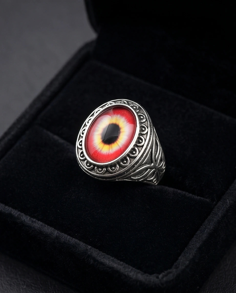 Vintage Sterling Silver Fiery Crimson Dragon's Eye Ring