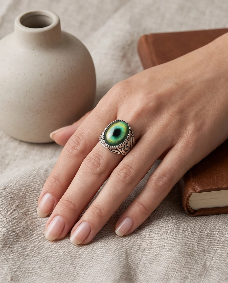 Emerald-Yellow Cat-Eye Cabochon Ornate Scrollwork Silver Ring