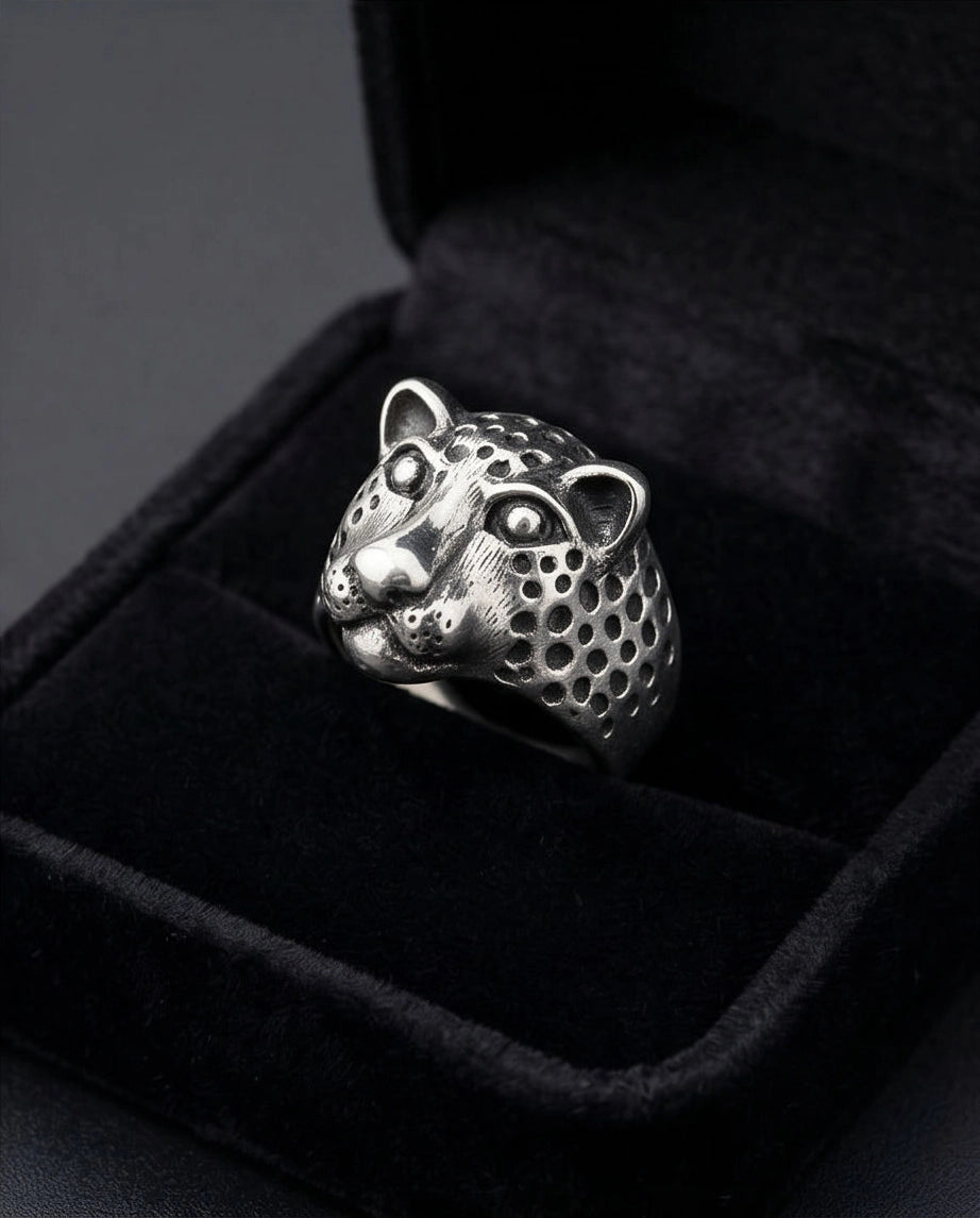 Oxidized Silver Sculpted Leopard Signet Ring