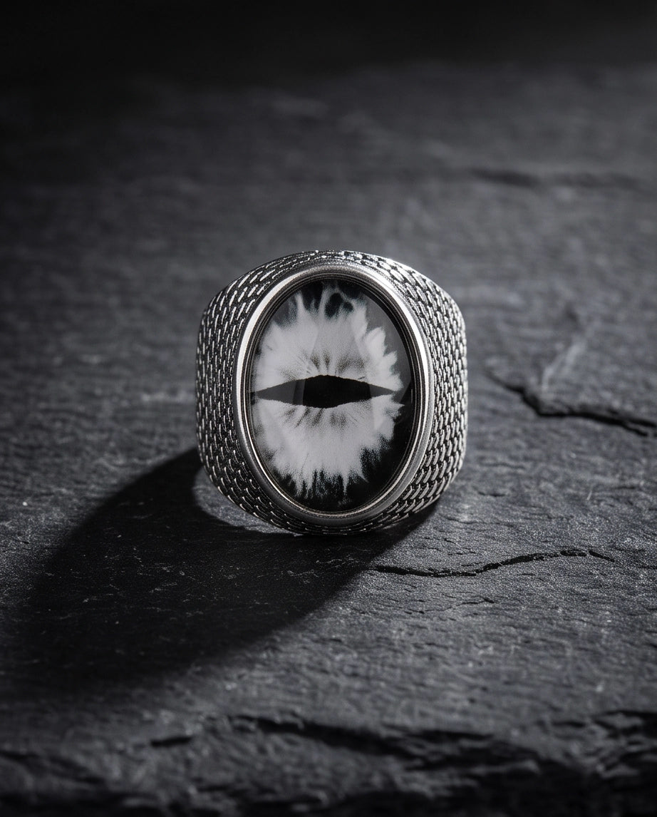 Slit-Pupil Obsidian Dragon-Eye Cabochon Scale-Band Silver Ring