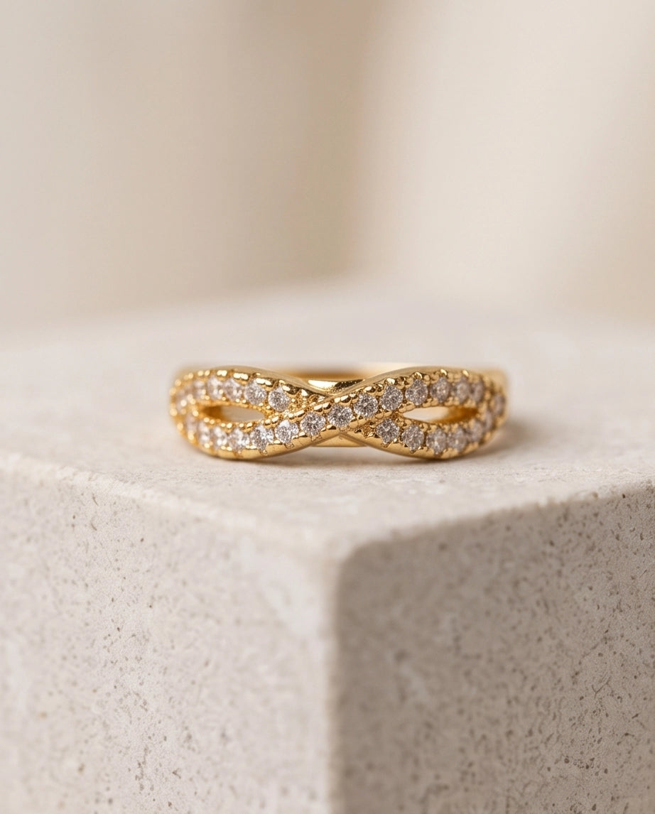 Pavé Gold Infinity Bypass Band