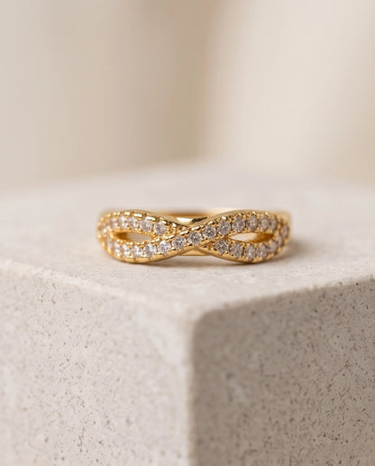 Pavé Gold Infinity Bypass Band