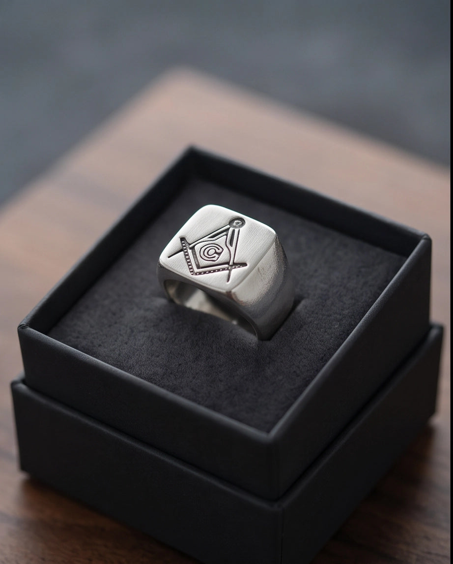 Masonic Square and Compasses Signet Silver Ring