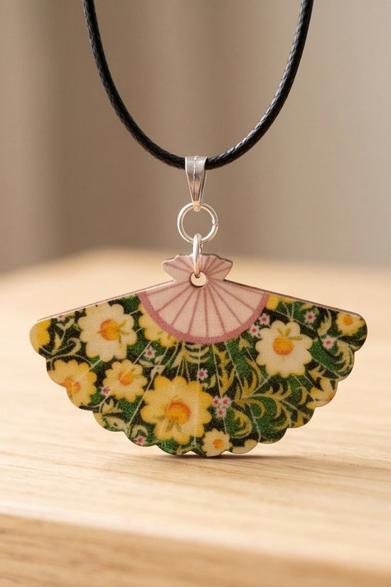 Vintage Floral Hand-Fan Pendant Necklace
