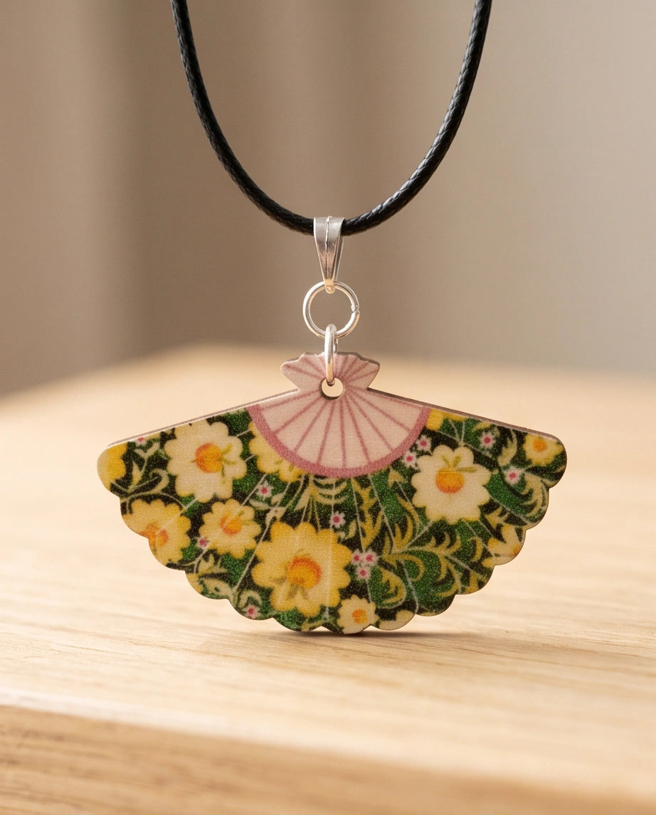 Vintage Floral Hand-Fan Pendant Necklace