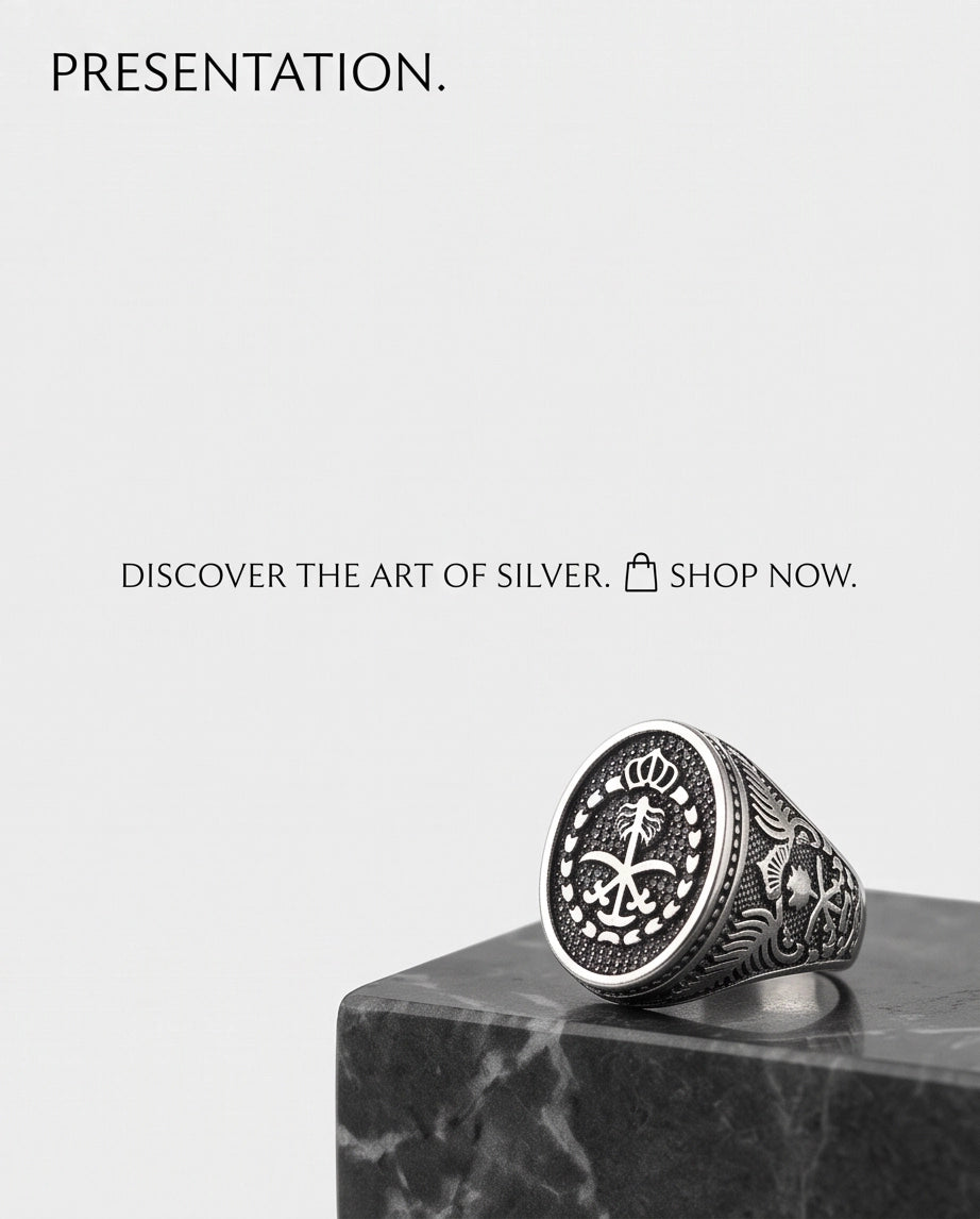 Royal Crest Stippled Signet Ring