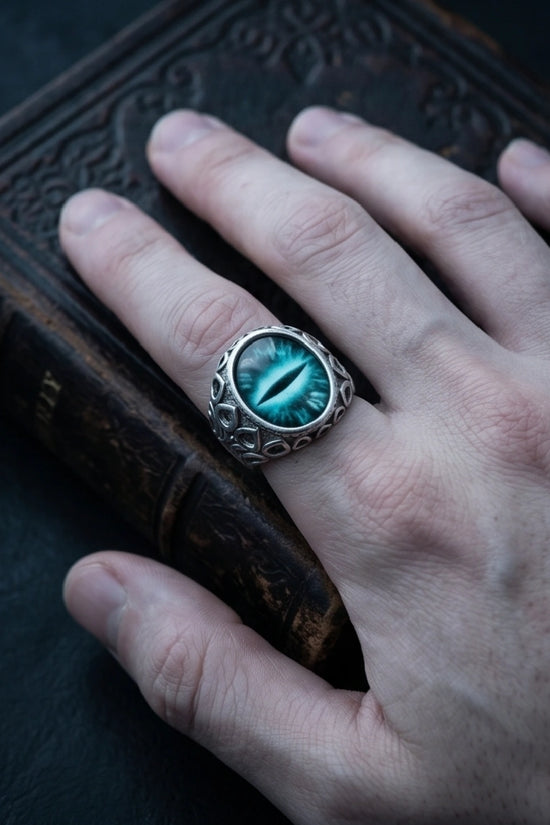 Vintage Sterling Silver Gothic Deep Teal Dragon's Eye Ring