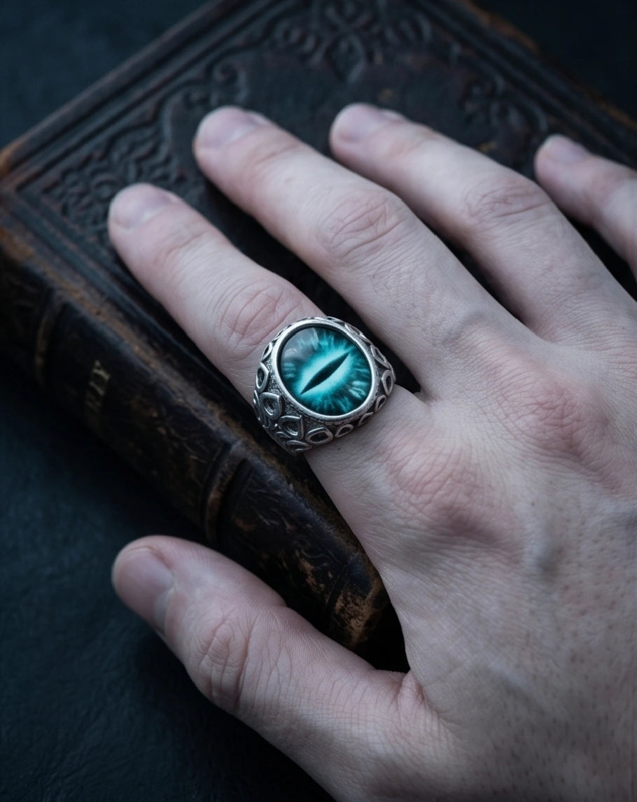 Vintage Sterling Silver Gothic Deep Teal Dragon's Eye Ring