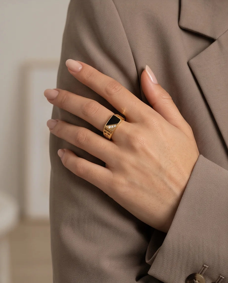Onyx Inlay & Pavé Diagonal Split Kanji Signet Gold Ring