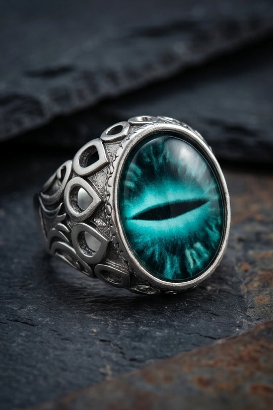 Vintage Sterling Silver Gothic Deep Teal Dragon's Eye Ring