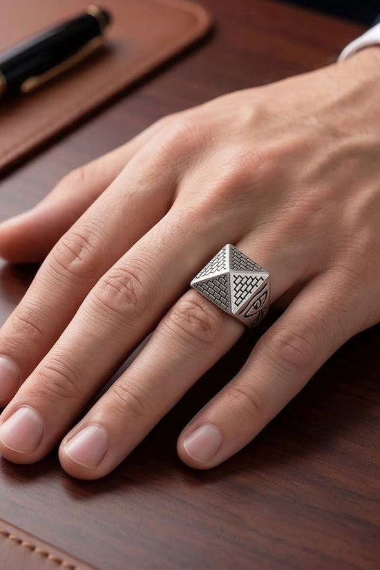 Vintage Sterling Silver Egyptian Pyramid Eye of Horus Ring
