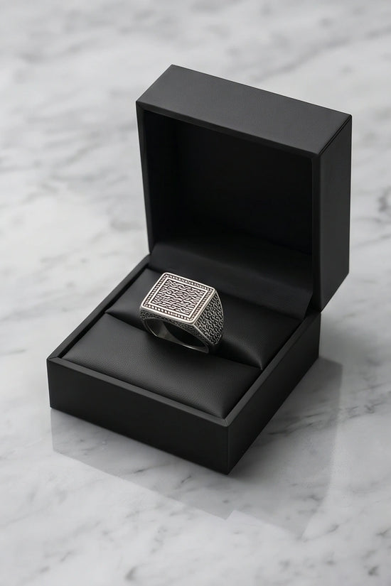 Vintage Sterling Silver Interlocking Lattice Signet Ring